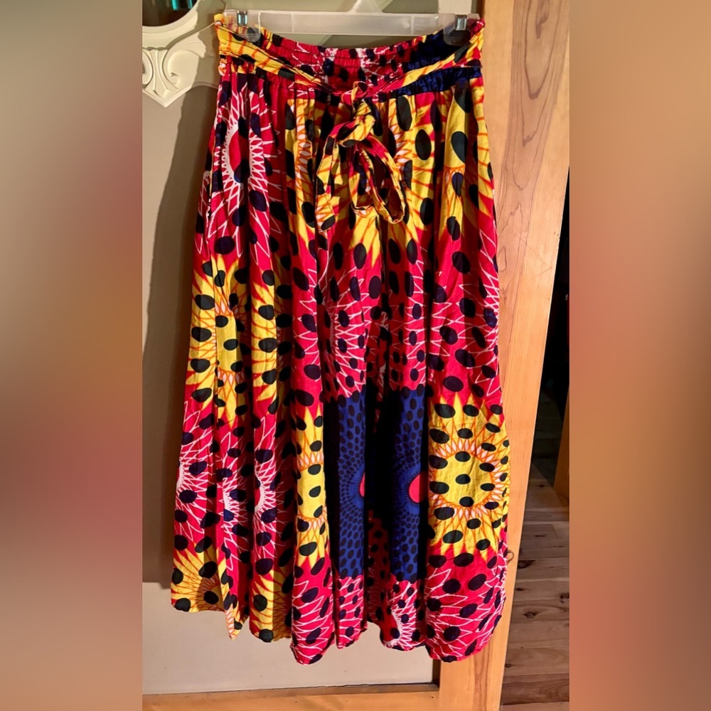 ⭐️African Stars Bold Polka Dot & Circle Print Skirt- One Size Fits Most⭐️